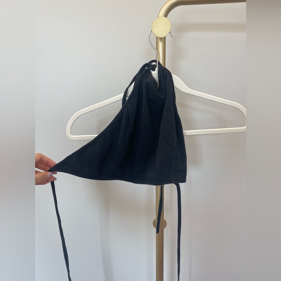 Tobi cropped top in black, size medium - Picture 2 of 4